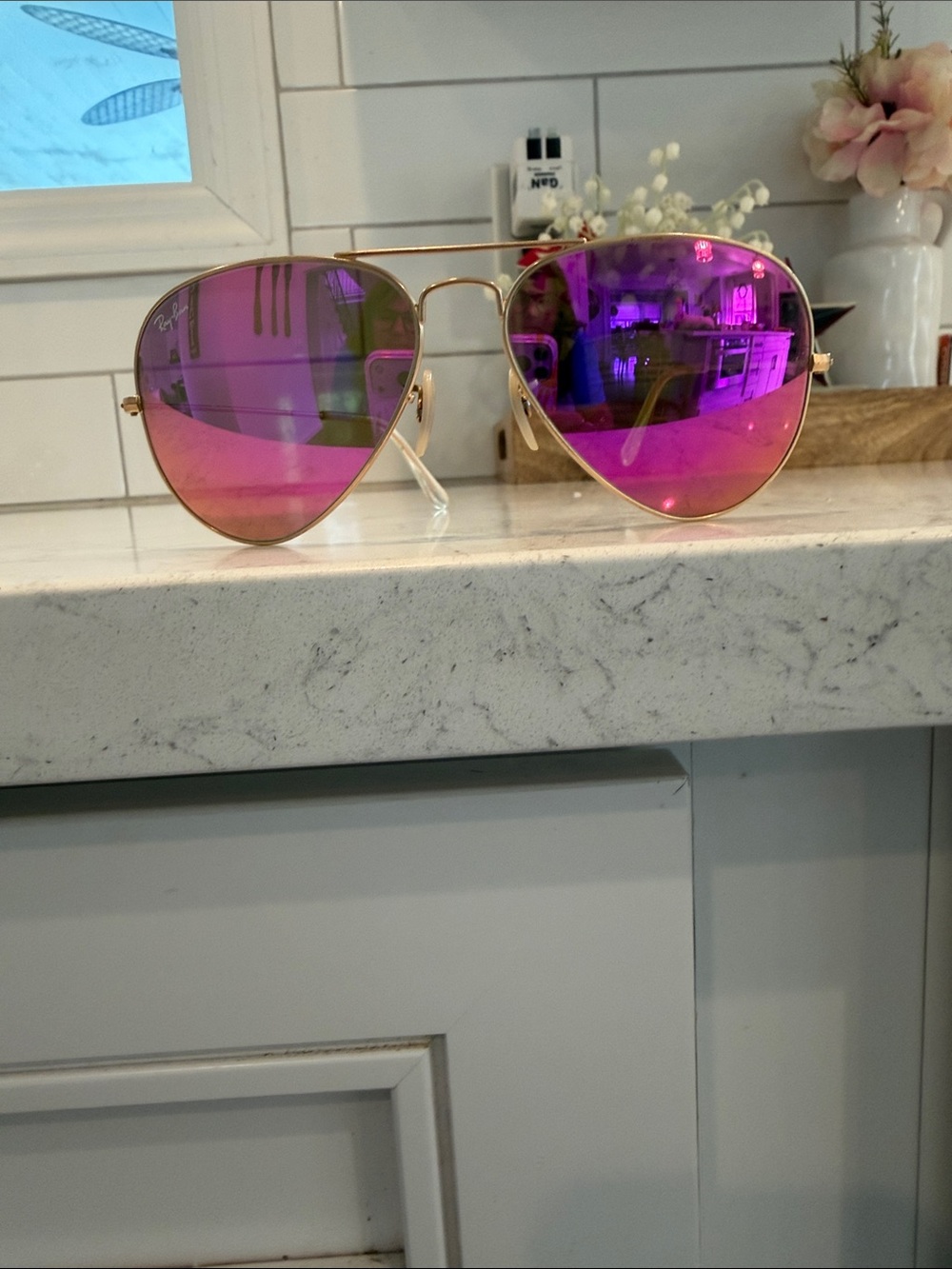 Ray Ban Gold Frame Aviator Sunglasses with Pink Mirrored Lenses